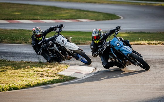 Neufahrzeug Suzuki DR-Z 400 SM - Bild 8 Neufahrzeug Suzuki DR-Z 400 SM - Bild 8