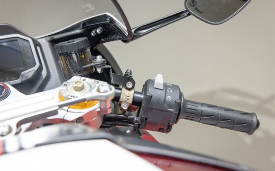 Neufahrzeug Bimota KB 4 - Bild 11 Neufahrzeug Bimota KB 4 - Bild 11
