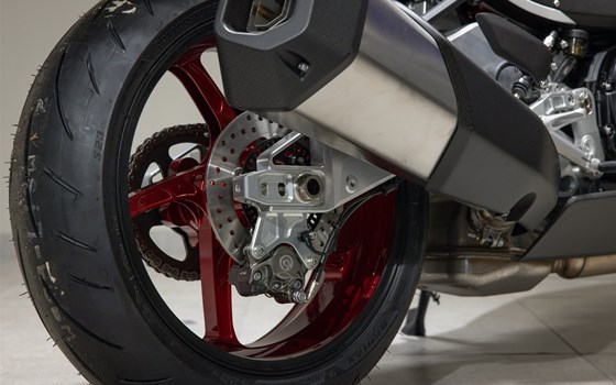 Neufahrzeug Bimota KB 4 - Bild 15 Neufahrzeug Bimota KB 4 - Bild 15