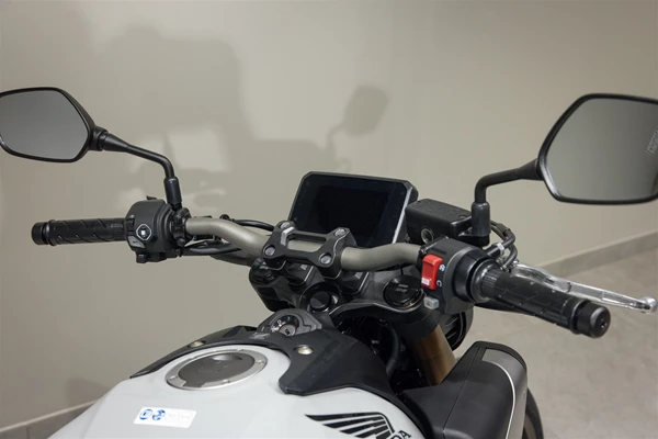 Honda CB650R (Pearl Smoky Grey) - Bild 5