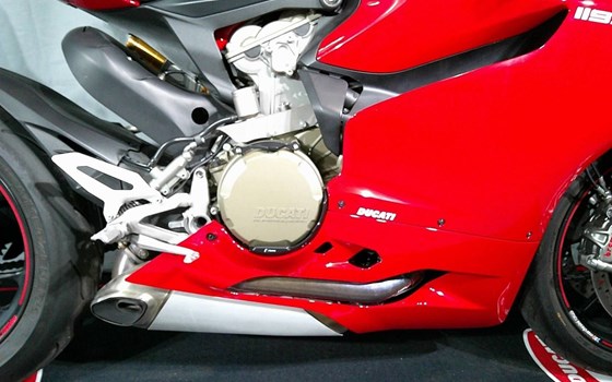 Gebrauchtmotorrad Ducati 1199 Panigale S - Bild 8