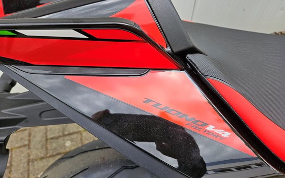 Gebrauchtmotorrad Aprilia Tuono V4 1100 Factory - Bild 7