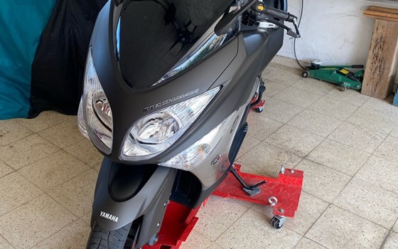 Gebrauchtmotorrad Yamaha TMAX Tech MAX - Bild 2 Gebrauchtmotorrad Yamaha TMAX Tech MAX - Bild 2