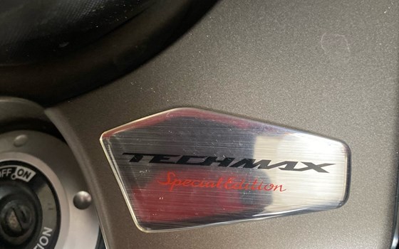 Gebrauchtmotorrad Yamaha TMAX Tech MAX - Bild 5 Gebrauchtmotorrad Yamaha TMAX Tech MAX - Bild 5