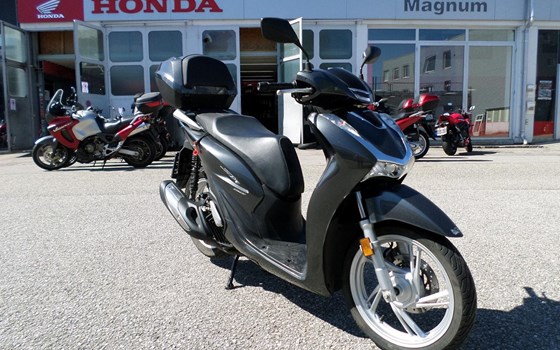Gebrauchtmotorrad Honda SH150i - Bild 1 Gebrauchtmotorrad Honda SH150i - Bild 1