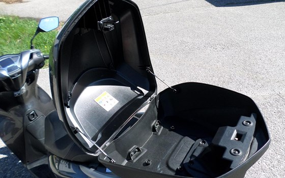 Gebrauchtmotorrad Honda SH150i - Bild 12