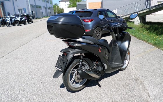 Gebrauchtmotorrad Honda SH150i - Bild 3 Gebrauchtmotorrad Honda SH150i - Bild 3