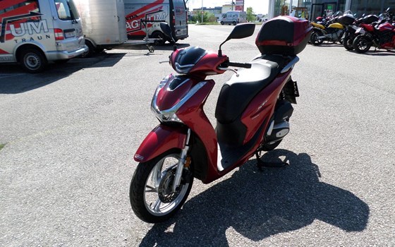 Gebrauchtmotorrad Honda SH150i - Bild 7 Gebrauchtmotorrad Honda SH150i - Bild 7