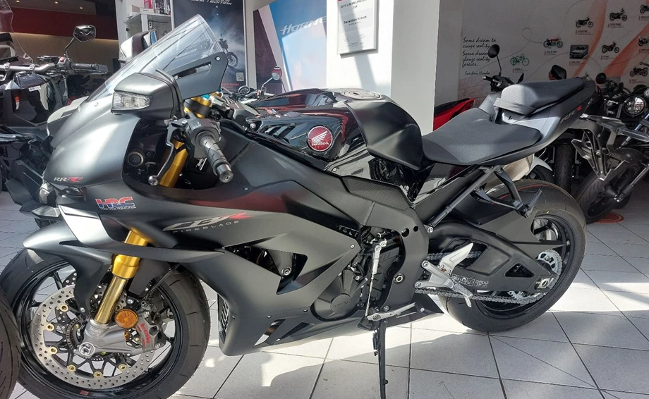 Offer Honda CBR1000RR-R Fireblade SP Bild 6: Offer Honda CBR1000RR-R Fireblade SP
