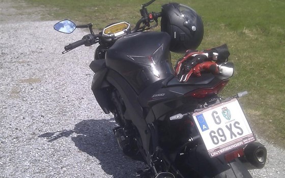 Gebrauchtmotorrad Kawasaki Z1000 - Bild 2 Gebrauchtmotorrad Kawasaki Z1000 - Bild 2