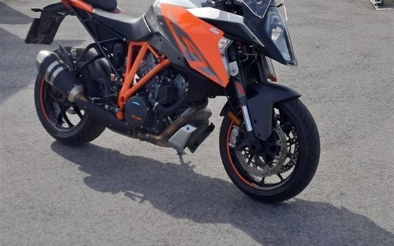 Gebrauchtmotorrad KTM 1290 Super Duke GT - Bild 2 Gebrauchtmotorrad KTM 1290 Super Duke GT - Bild 2