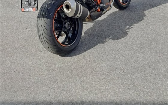 Gebrauchtmotorrad KTM 1290 Super Duke GT - Bild 7 Gebrauchtmotorrad KTM 1290 Super Duke GT - Bild 7