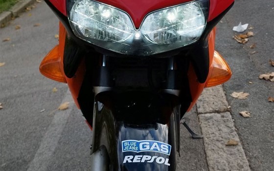 Gebrauchtmotorrad Honda VFR 800 F - Bild 11