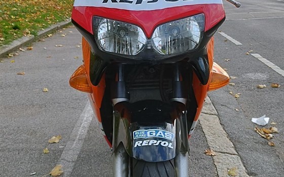 Gebrauchtmotorrad Honda VFR 800 F - Bild 3 Gebrauchtmotorrad Honda VFR 800 F - Bild 3
