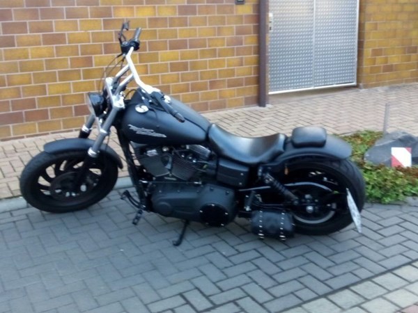 Gebrauchtmotorrad Harley-Davidson Dyna Street Bob FXDB