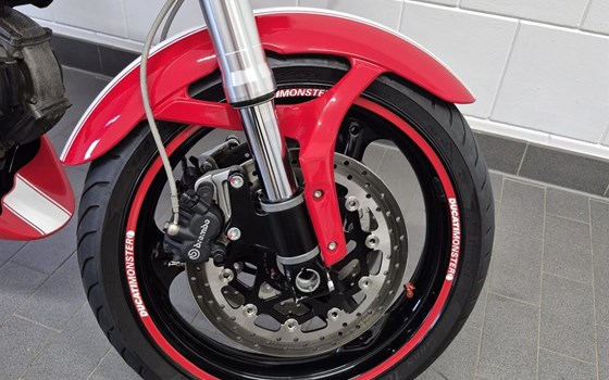 Gebrauchtmotorrad Ducati Monster 695 - Bild 4