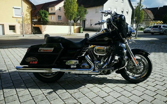 Gebrauchtmotorrad Harley-Davidson CVO FLHTCUSE Ultra Classic Electra Glide - Bild 5
