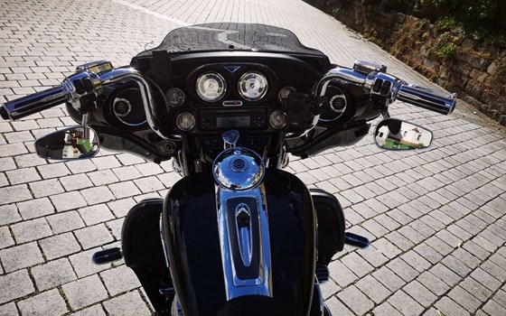 Gebrauchtmotorrad Harley-Davidson CVO FLHTCUSE Ultra Classic Electra Glide - Bild 6