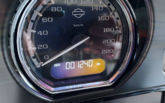 Gebrauchtmotorrad Harley-Davidson CVO Street Glide FLHXSE - Bild 8