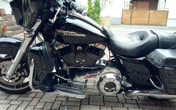 Gebrauchtmotorrad Harley-Davidson Street Glide FLHX - Bild 1
