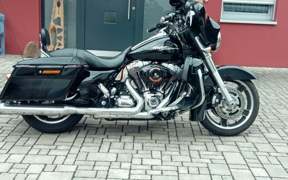 Gebrauchtmotorrad Harley-Davidson Street Glide FLHX - Bild 2