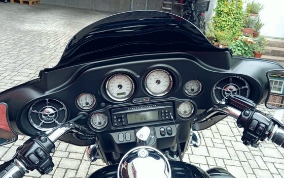 Gebrauchtmotorrad Harley-Davidson Street Glide FLHX - Bild 4