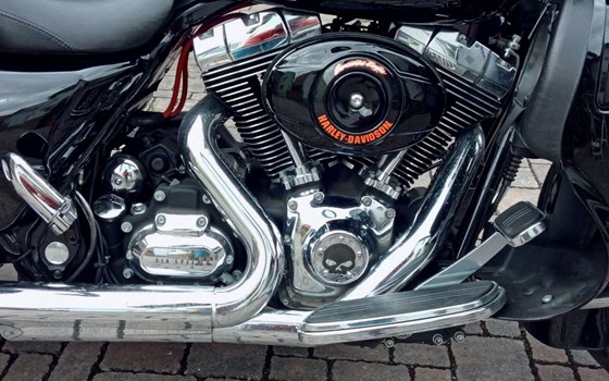 Gebrauchtmotorrad Harley-Davidson Street Glide FLHX - Bild 8