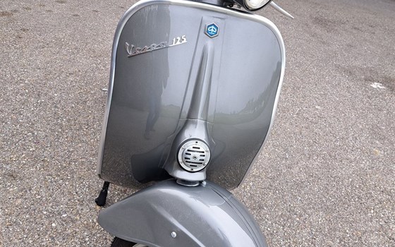 Gebrauchtmotorrad Vespa 125 Primavera - Bild 1