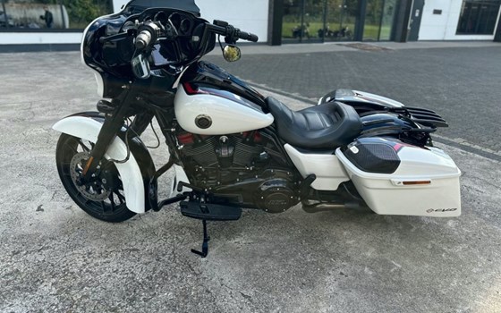 Gebrauchtmotorrad Harley-Davidson CVO Street Glide FLHXSE - Bild 1