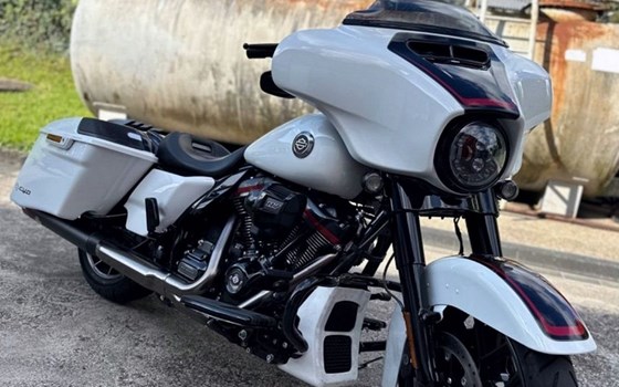 Gebrauchtmotorrad Harley-Davidson CVO Street Glide FLHXSE - Bild 3