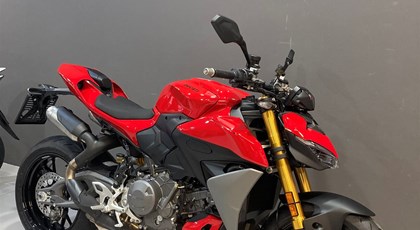 Neumotorrad Ducati Streetfighter V2 S