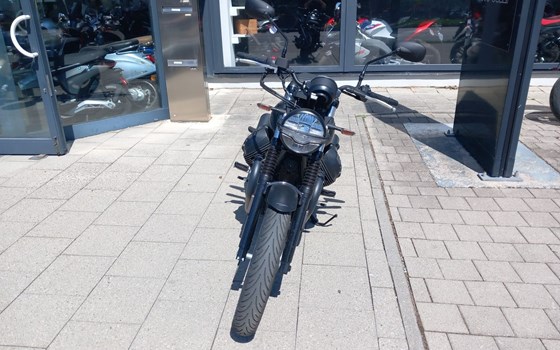 Gebrauchtmotorrad Moto Guzzi V7 Stone - Bild 1