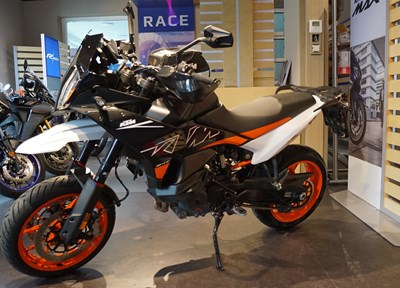 GEBRAUCHTFAHRZEUG KTM 890 SMT