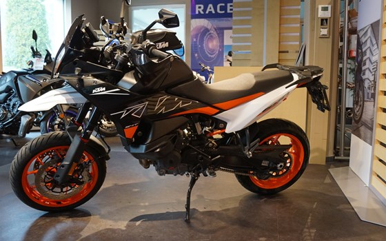 Gebrauchtmotorrad KTM 890 SMT - Bild 2 Gebrauchtmotorrad KTM 890 SMT - Bild 2