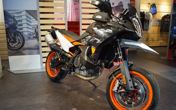 Gebrauchtmotorrad KTM 890 SMT - Bild 4 Gebrauchtmotorrad KTM 890 SMT - Bild 4