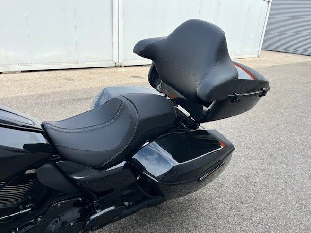 Harley-Davidson Street Glide FLHX (Vivid Black/Black Finish) - Bild 10