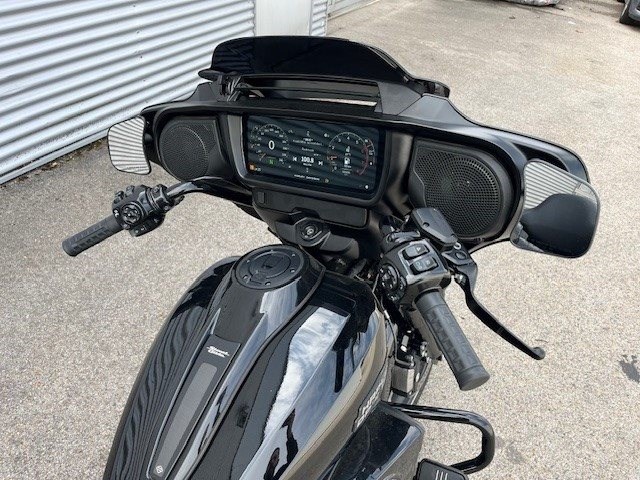 Harley-Davidson Street Glide FLHX (Vivid Black/Black Finish) - Bild 4