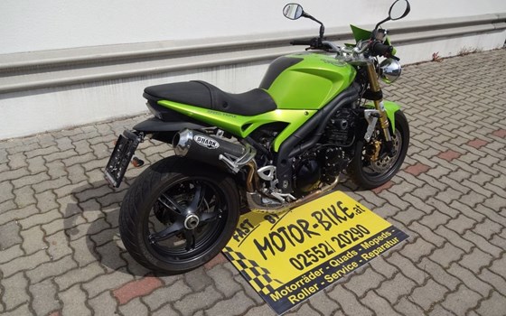 Gebrauchtmotorrad Triumph Speed Triple 1050 - Bild 2 Gebrauchtmotorrad Triumph Speed Triple 1050 - Bild 2