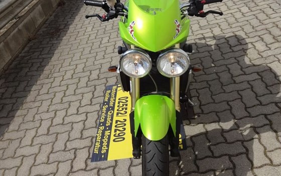 Gebrauchtmotorrad Triumph Speed Triple 1050 - Bild 4 Gebrauchtmotorrad Triumph Speed Triple 1050 - Bild 4