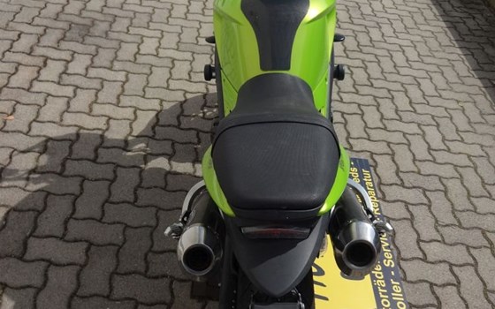 Gebrauchtmotorrad Triumph Speed Triple 1050 - Bild 6 Gebrauchtmotorrad Triumph Speed Triple 1050 - Bild 6