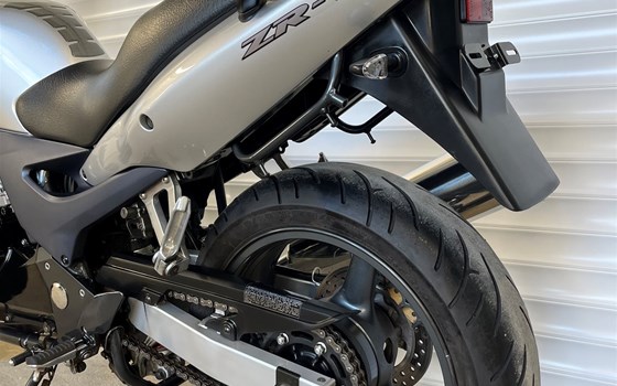 Gebrauchtmotorrad Kawasaki ZR-7 S - Bild 10