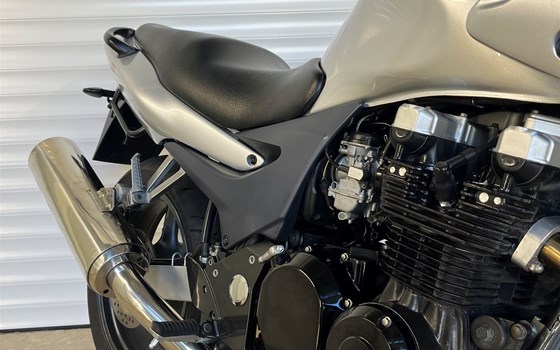 Gebrauchtmotorrad Kawasaki ZR-7 S - Bild 8