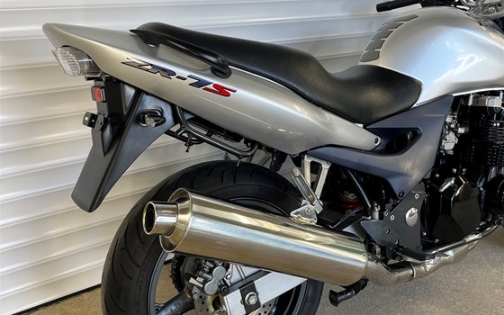 Gebrauchtmotorrad Kawasaki ZR-7 S - Bild 5