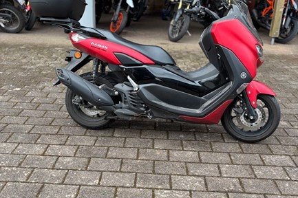 Yamaha NMAX 125