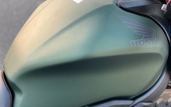 Gebrauchtmotorrad Honda CB650R E-Clutch - Bild 2