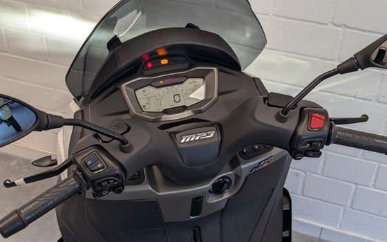 Neufahrzeug Piaggio MP3 310 - Bild 5