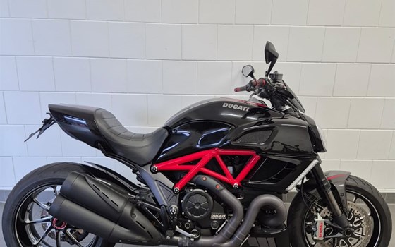 Gebrauchtmotorrad Ducati Diavel Carbon - Bild 1