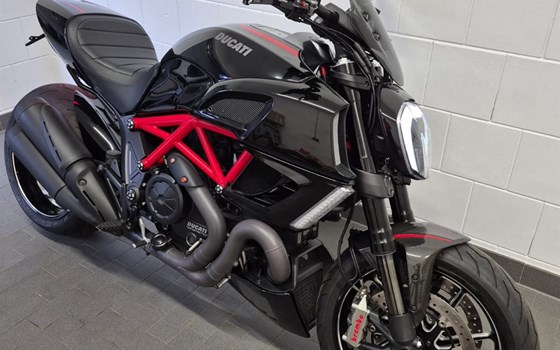 Gebrauchtmotorrad Ducati Diavel Carbon - Bild 2