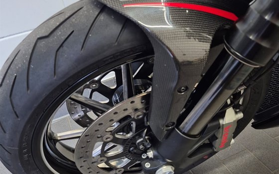 Gebrauchtmotorrad Ducati Diavel Carbon - Bild 16