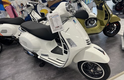 Neumotorrad Vespa GTS 310 Super